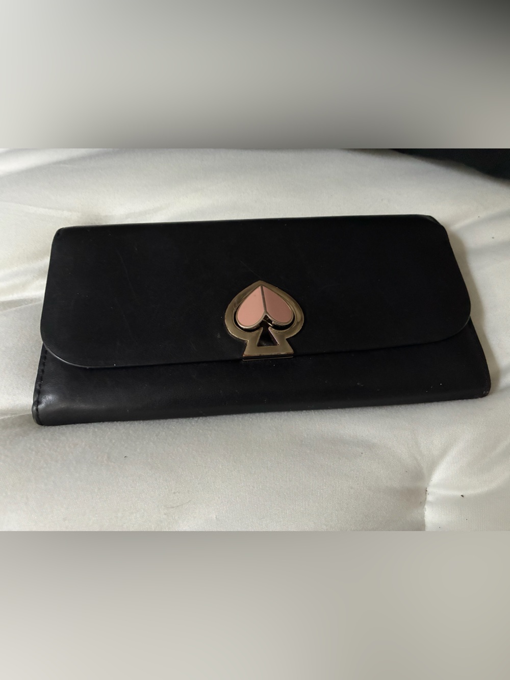 kate spade Nicola Twistlock continentalBlack Leather Wallet with Pink Heart Lock